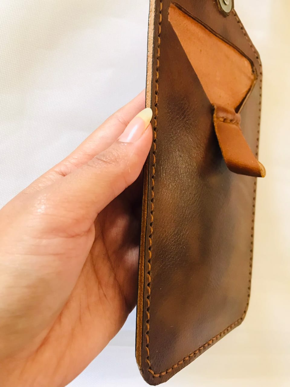 Heritage Leather Mobile Holder – Hands-Free Crossbody & Belt Pouch for Everyday Carry